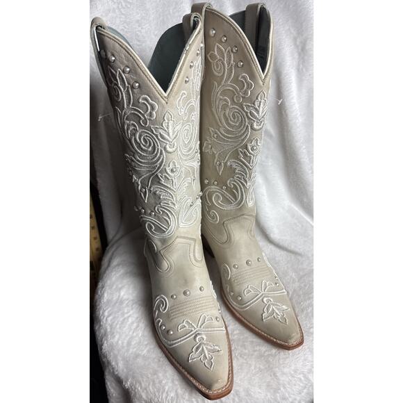 Shyanne Shoes - Shyanne Denisse Leather Western Boot Embroidery Snip Toe Cream 10B NWOB *READ*